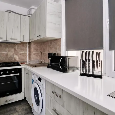 Apartament Razvan *